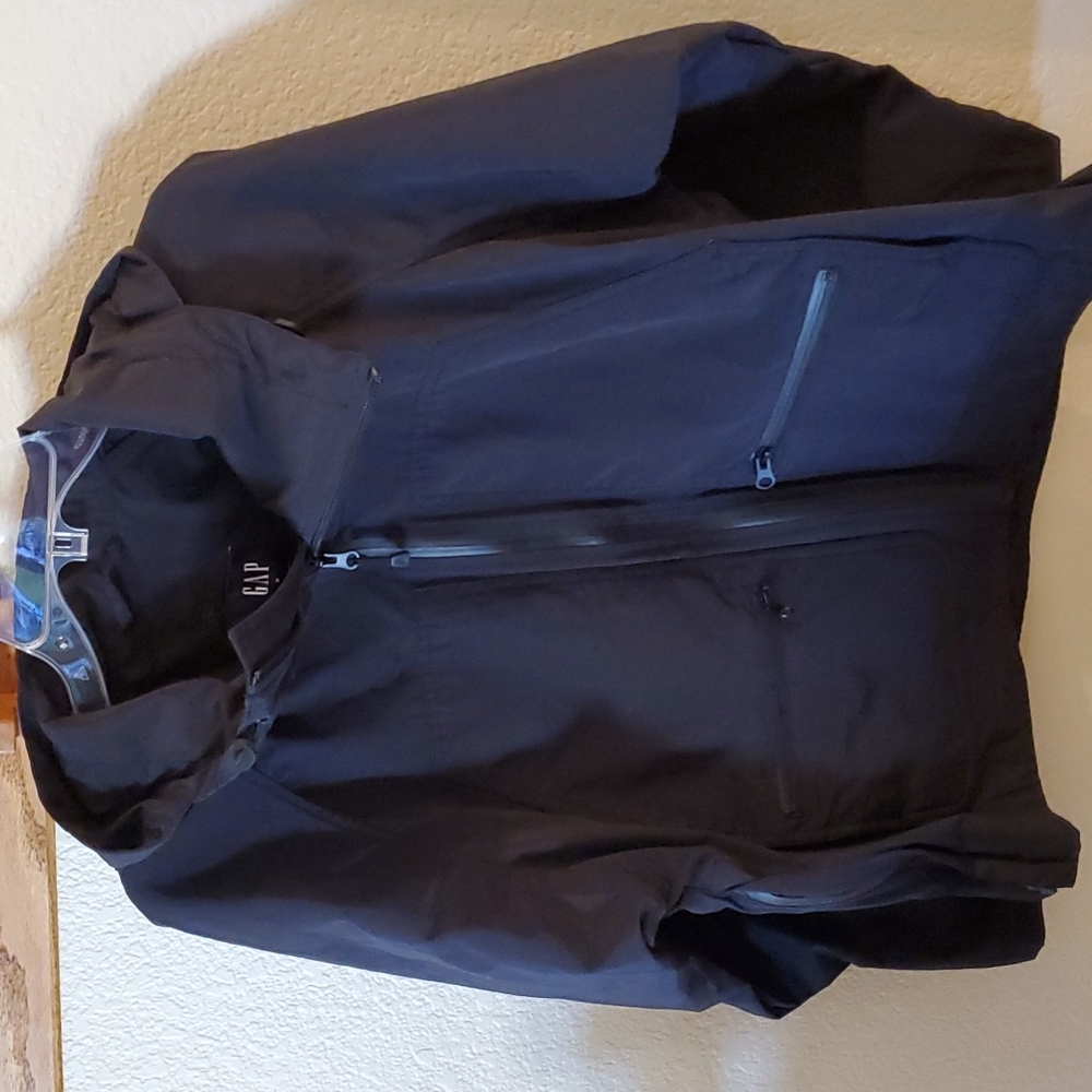 Gap black rain/wind jacket, women's M